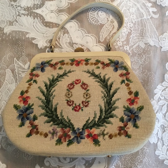 None Handbags - Vintage Ivory Wool Needlepoint Floral Purse